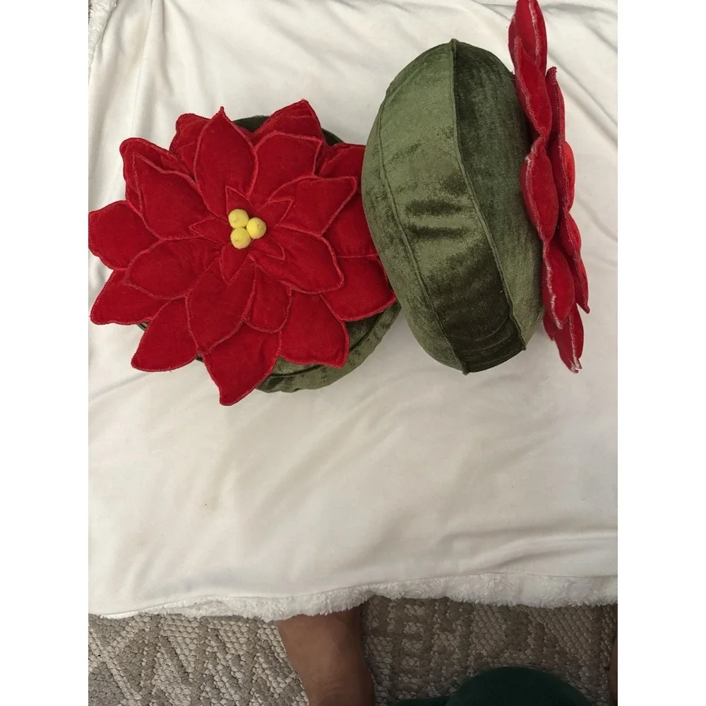Vintage Christmas Accent toss pillow, red velvet holly on green satin 11